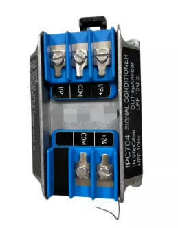 IPC704 244-704-000-042 A1-B03-C100-D100-E5-F2000-G0-H0-I0 लेयरिंग आवास कंपन गति माप के लिए Piezoelectric चार्ज संकेत कंडीशनर