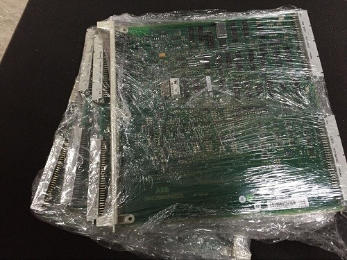 DSBC176 ABB S100 I / O बस एक्सटेंडर बोर्ड मॉड्यूल PLC स्पेयर पार्ट्स 3BUR001661R1