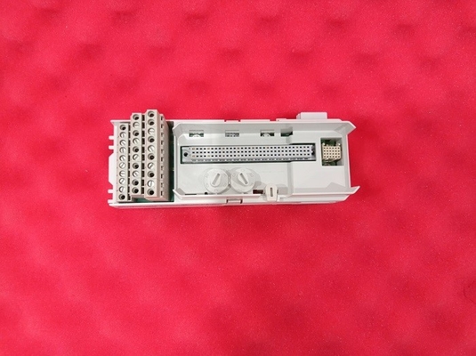 TU811V1 ABB S800 कॉम्पैक्ट मॉड्यूल टर्मिनेशन यूनिट 1x8 सिग्नल टर्मिनल 3BSE013231R1